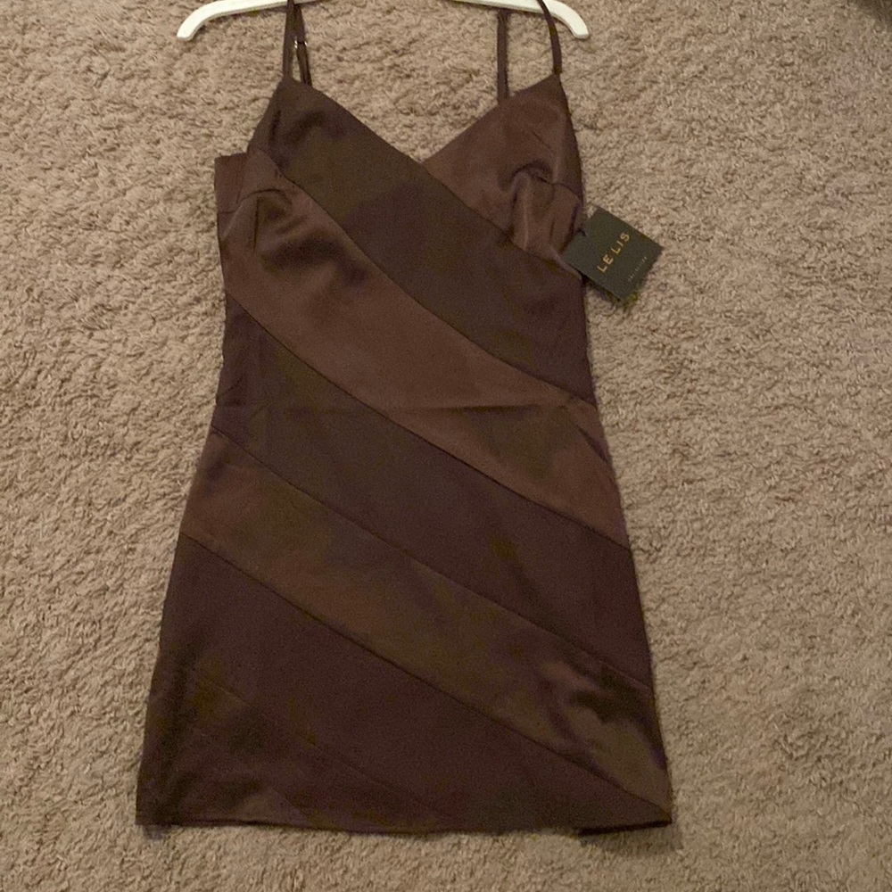 BOUTIQUE DRESS!! NEVER WORN TAGS STILL ATTACHED